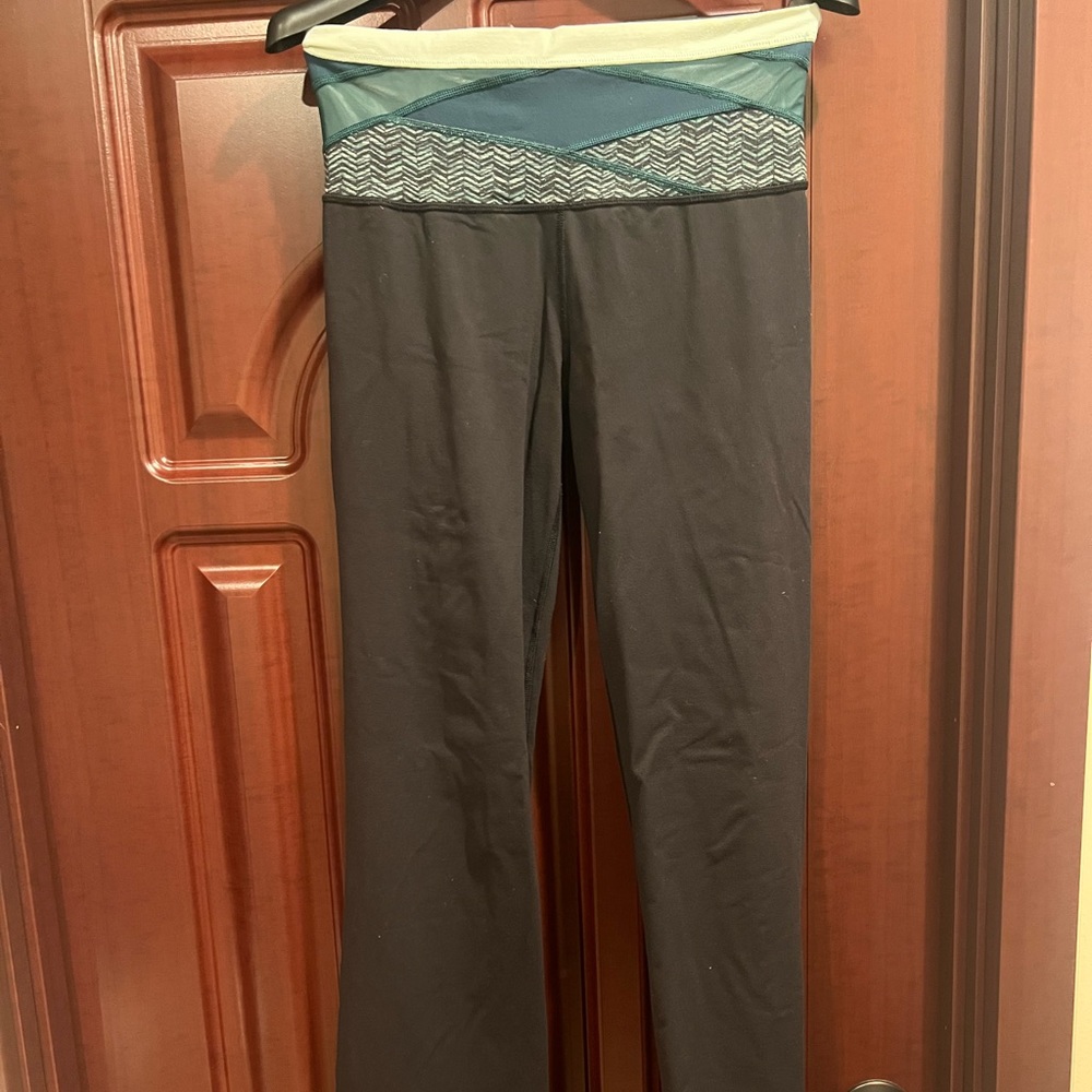 Lululemon 6 Tall yoga pants